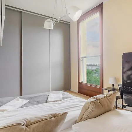 P&o Kolejowa Iv Apartman Varsó