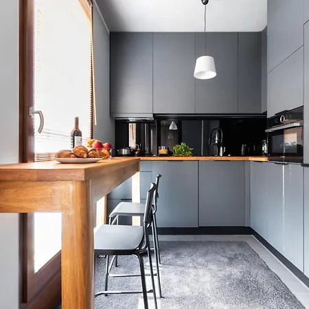 P&o Kolejowa Iv Apartman Varsó